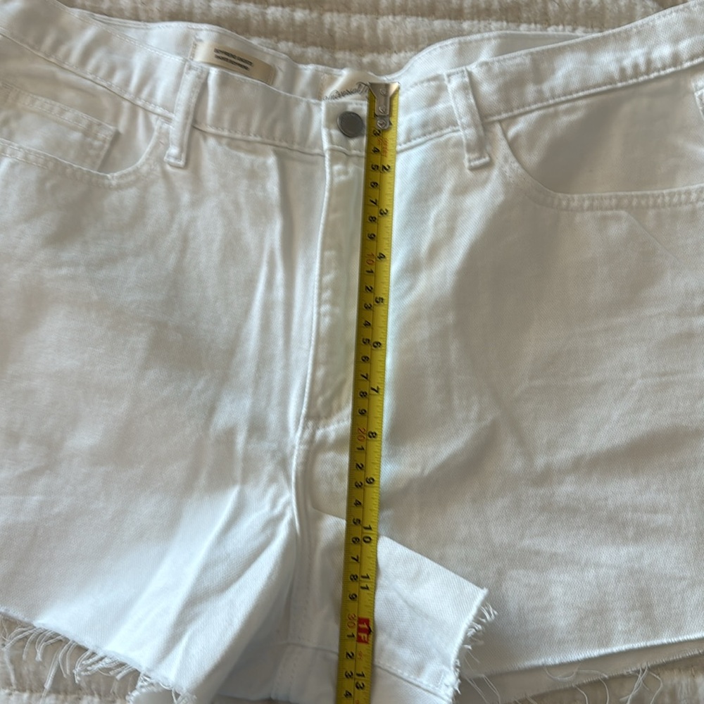 White denim frayed shorts - new, never worn! - Picture 3 of 3